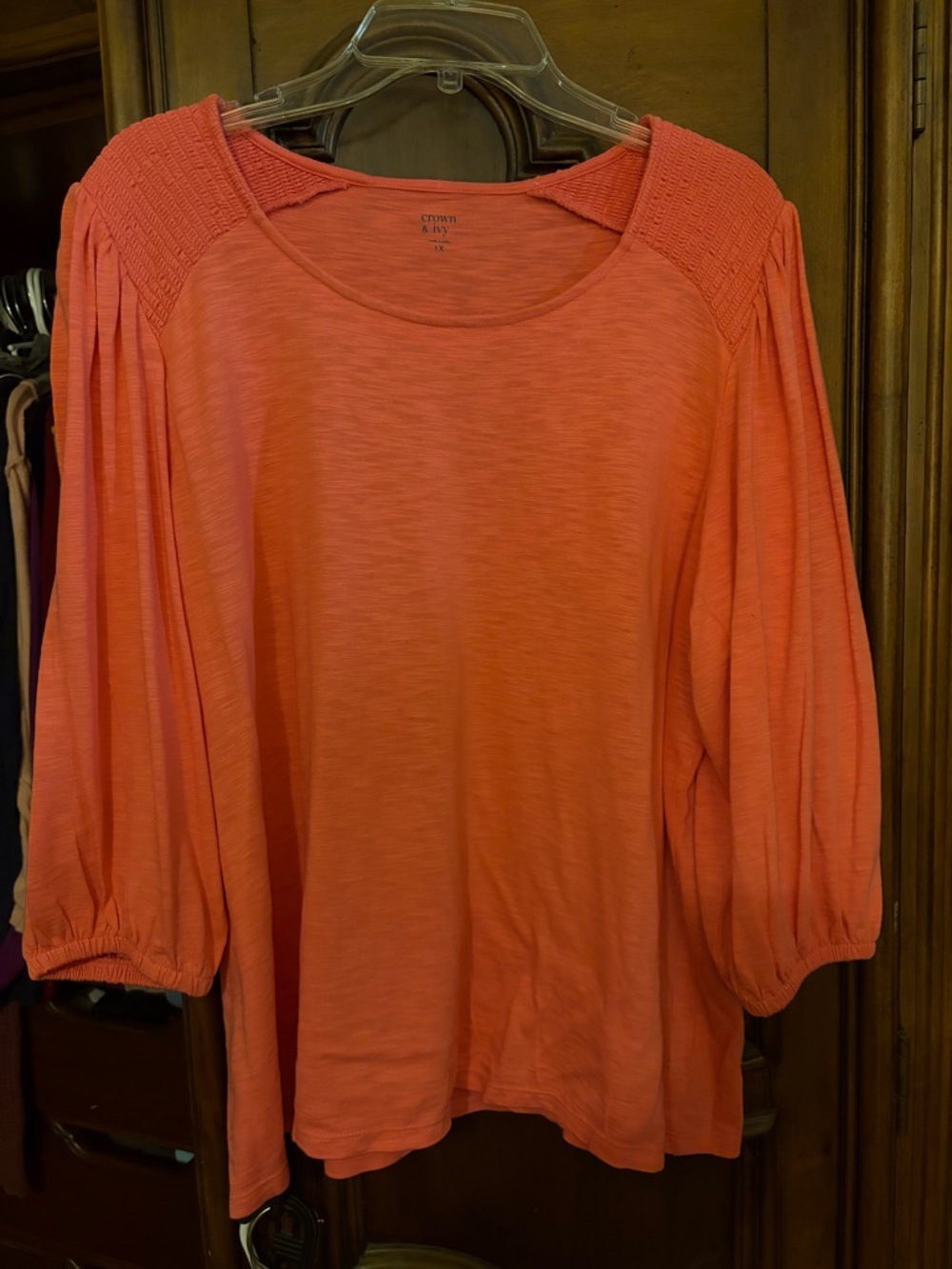crown & ivy Coral Pink Puff-Sleeve Knit Top